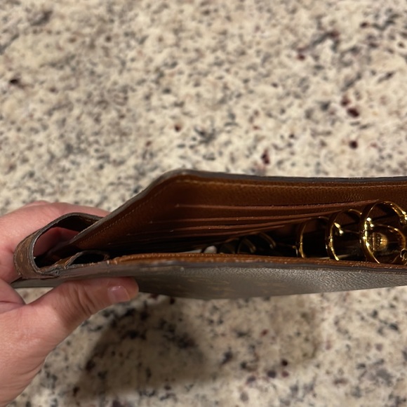 Authentic Agenda MM - Picture 10 of 16